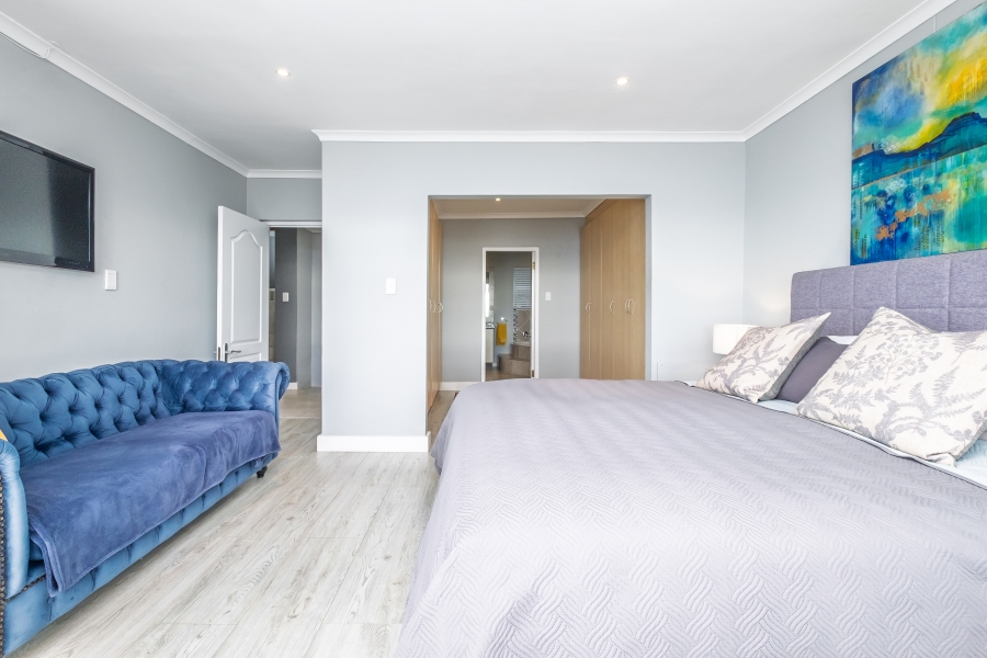 5 Bedroom Property for Sale in Murdock Valley Western Cape